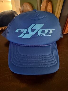 Pivot Cycle’s Trucker Hat - Casual Cap